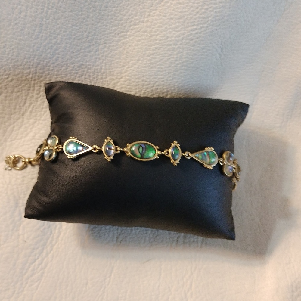 Lucky brand goldtone green Abalone bracelet 7.5 inches